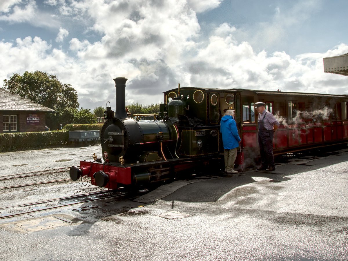 Post Banner - Talyllyn Railway - A steam train adventure through south Eryri (Snowdonia)