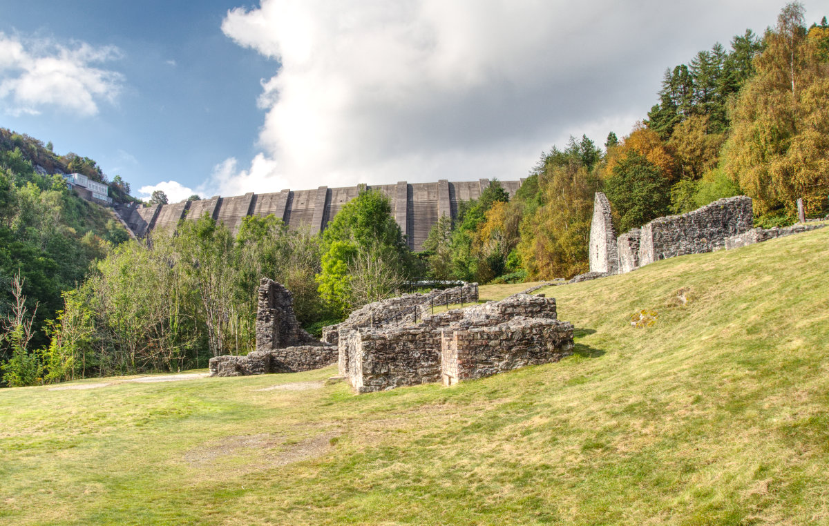 Looking towards the dam from the lowest part of the mines