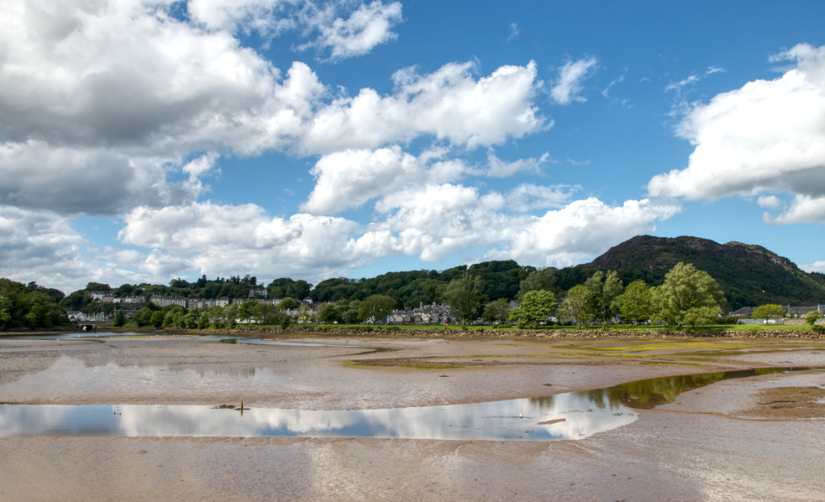 Cob Crwn at low tide