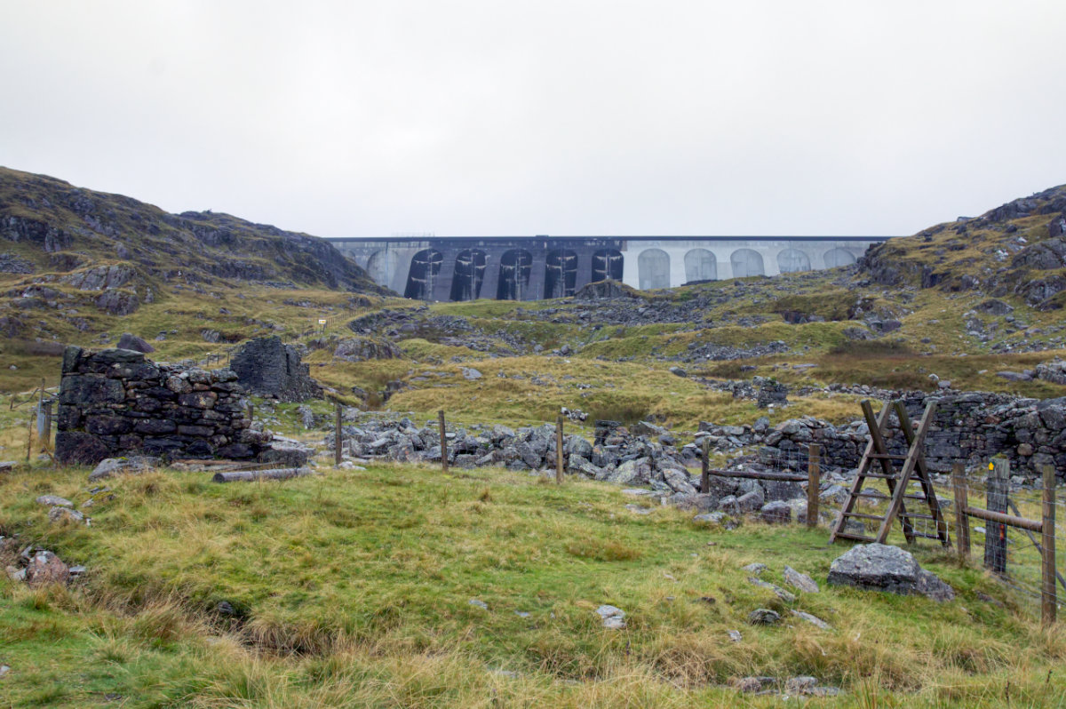 Approaching the dam